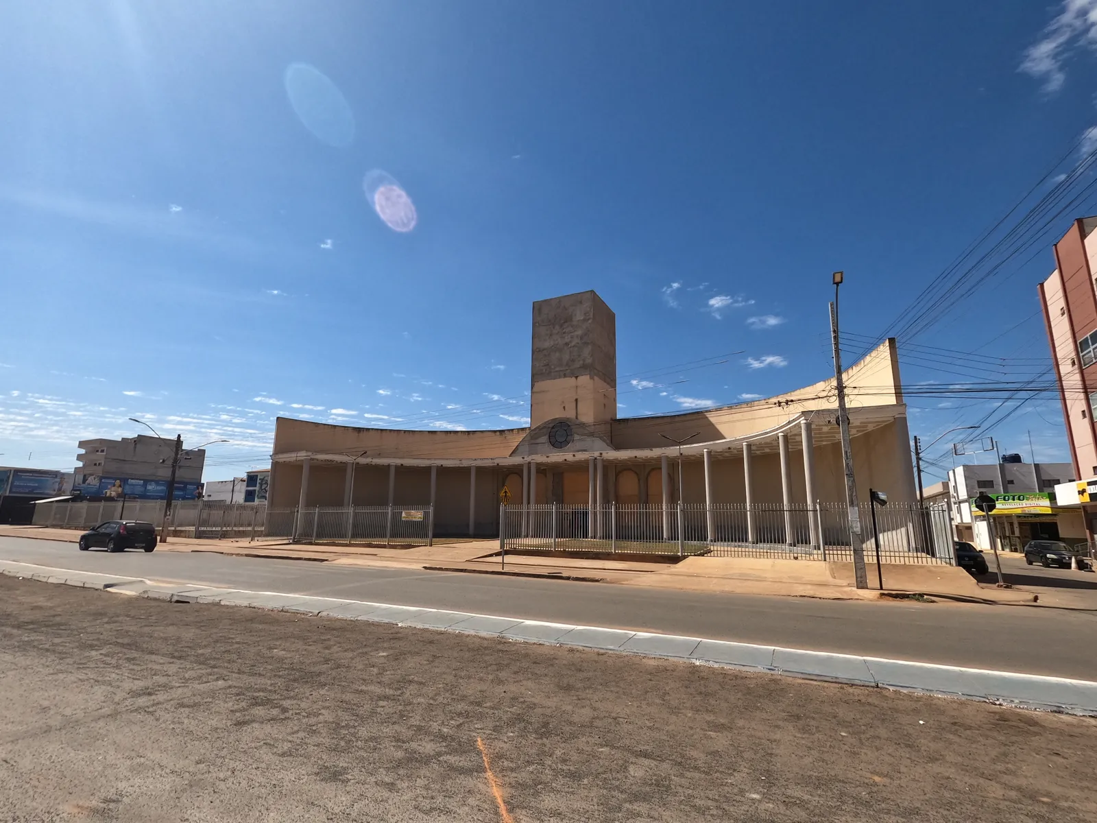 Fachada da Paróquia Divino Espírito Santo, em Planaltina, Goiás